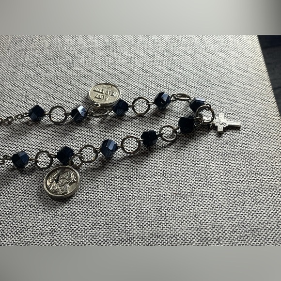 Vintage Black Bead Rosary-Style Necklace with Cross & Saint Jean Medals - Picture 10 of 11